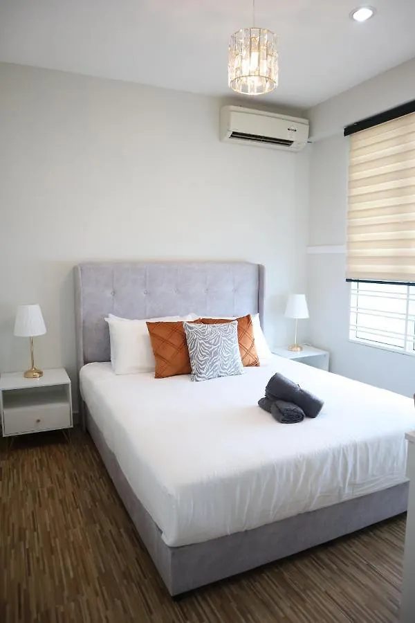 New Menara U2, Top Floor Nice Sky View For 6 Pax 2 Bedroom Scandy Shah Alam 0*,