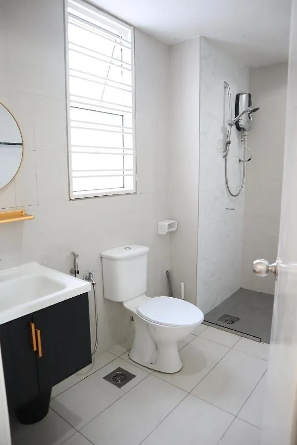 New Menara U2, Top Floor Nice Sky View For 6 Pax 2 Bedroom Scandy Shah Alam Apartment